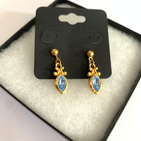 Vintage 1989 AVON Goldtone Blue Rhinestone Victorian Pierced Earrings - Picture 1 of 13